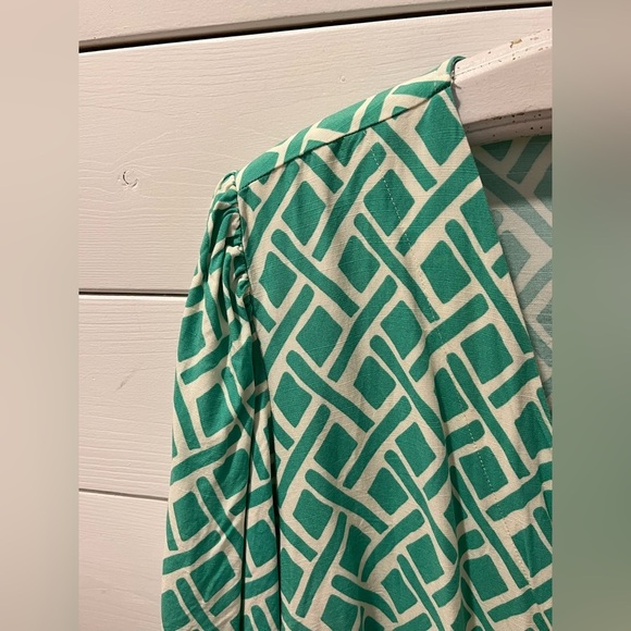 💚 Green Geometric Wrap Blouse – C&A – Size FR 46 - Picture 9 of 10